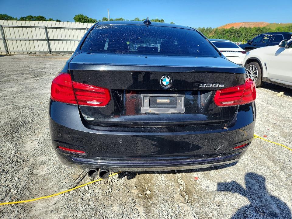 2017 BMW 330E — Фото 6 из 12