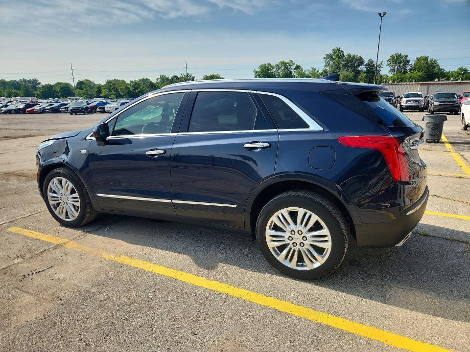 1GYKNCRS0HZ288958 2017 CADILLAC XT5 photo no. 2