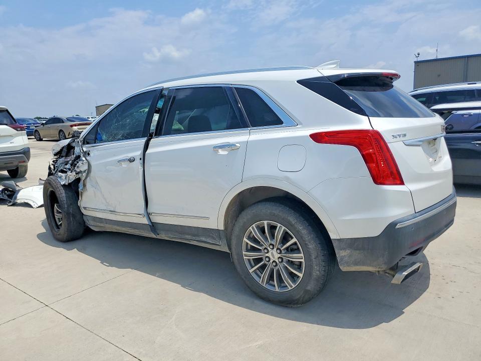 1GYKNBRS2HZ106784 2017 CADILLAC XT5 photo no. 2