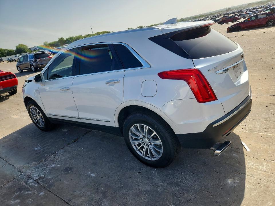2017 CADILLAC XT5 LUXURY — Фото 2 из 13