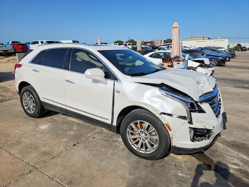 2017 CADILLAC XT5 LUXURY — Фото 4 из 13