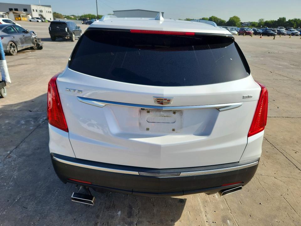 2017 CADILLAC XT5 LUXURY — Фото 6 из 13