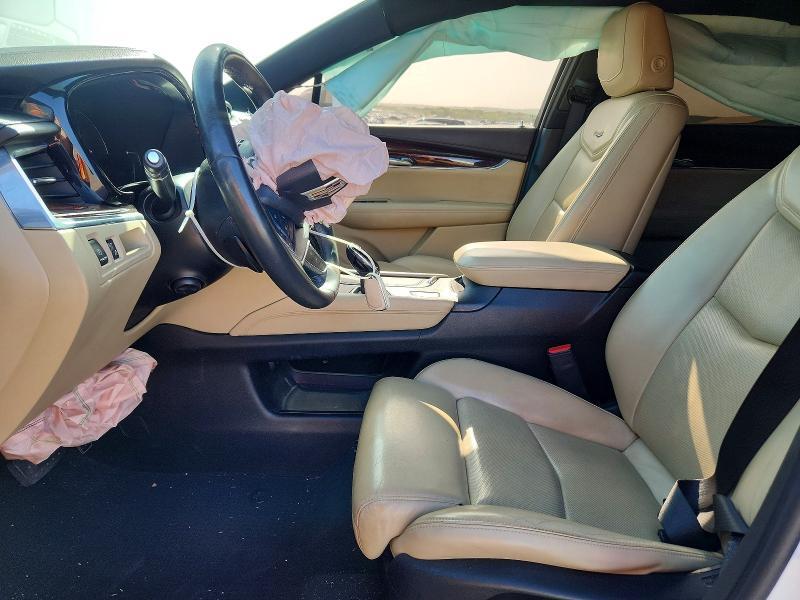 2017 CADILLAC XT5 LUXURY — Фото 7 из 13