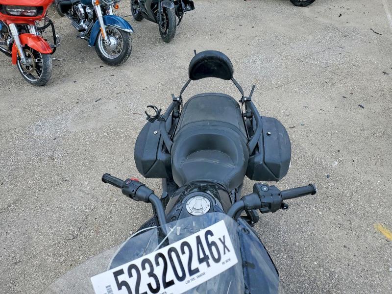 2BXRDDD25HV002396 2017 CAN-AM SPYDER ROADSTER photo no. 5