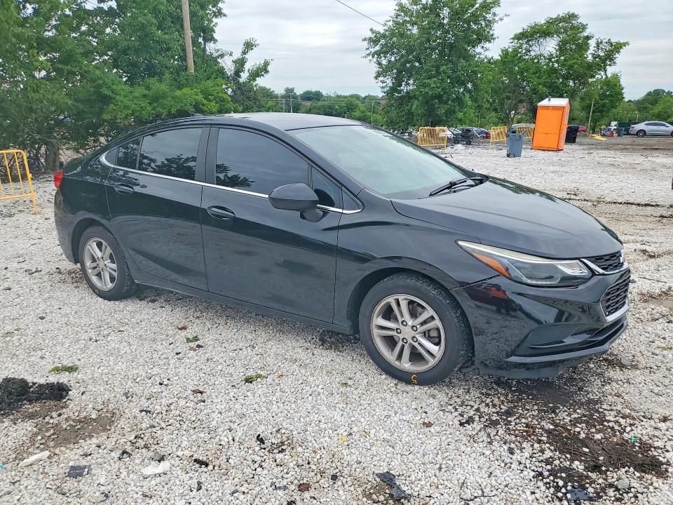 2017 CHEVROLET CRUZE LT — Фото 4 из 12
