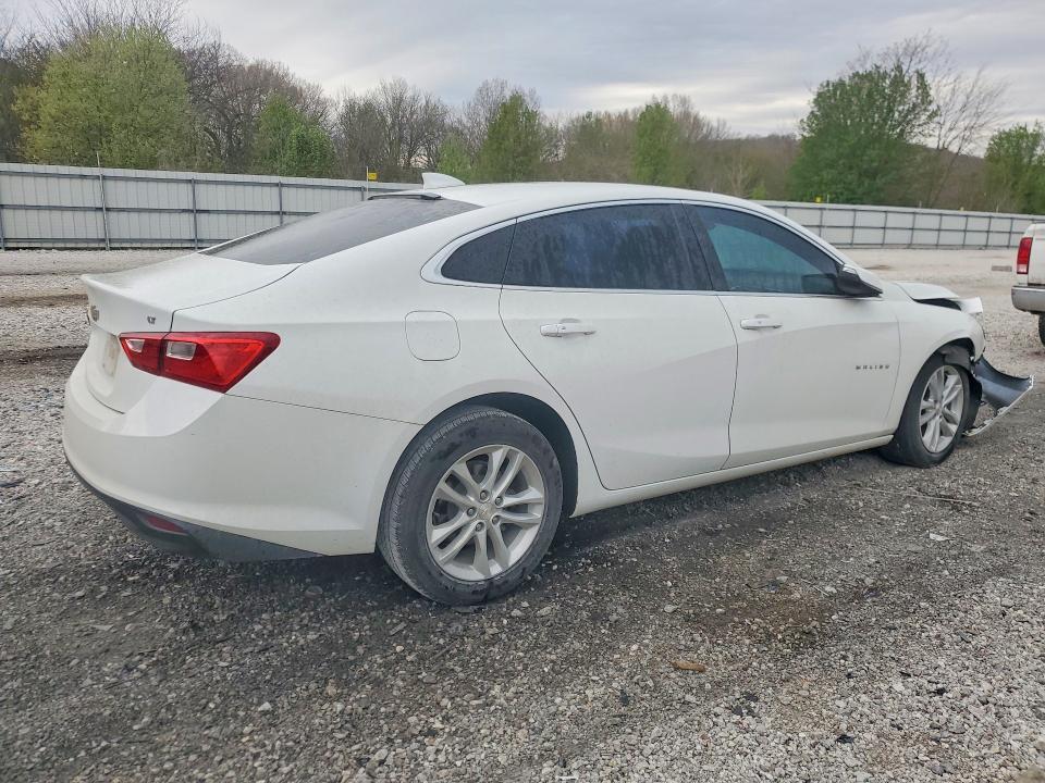 2017 CHEVROLET MALIBU LT — Фото 3 из 12