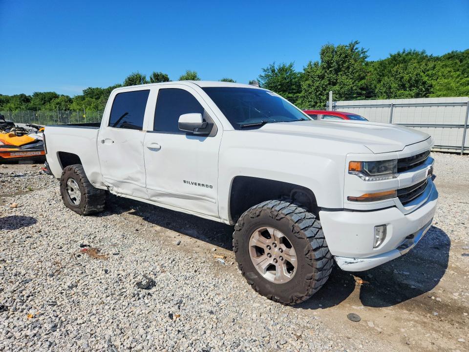 2017 CHEVROLET SILVERADO K1500 LT — Фото 4 из 12