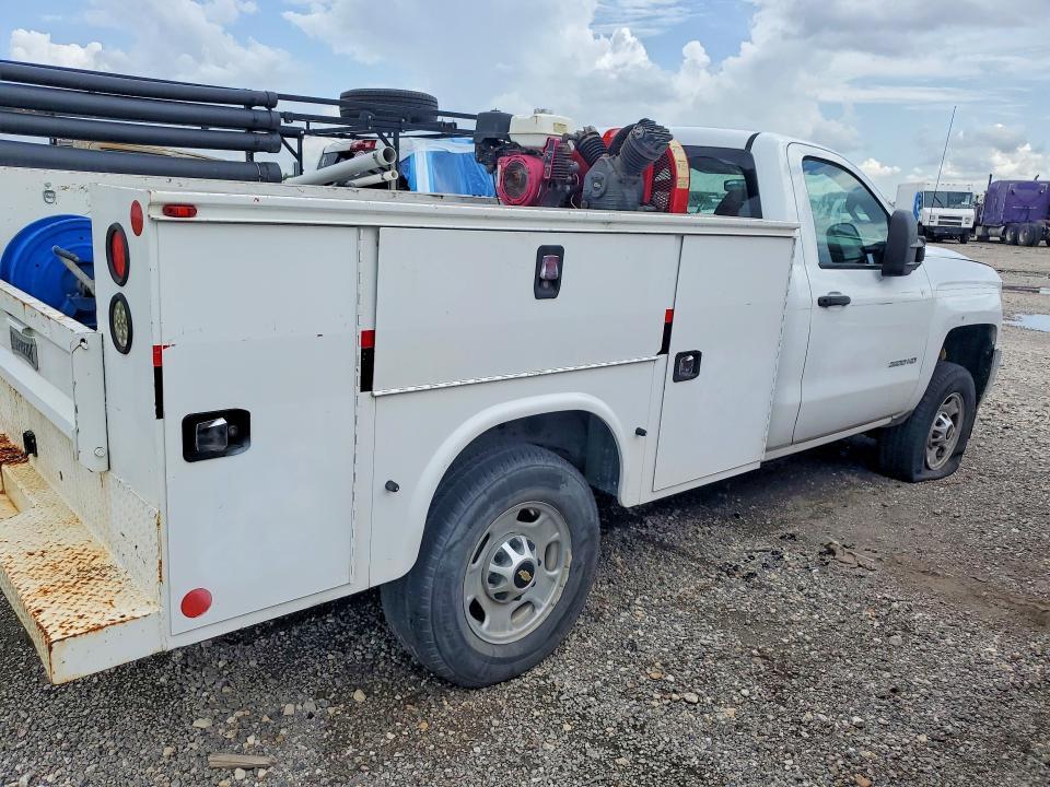 1GB0CUEGXHZ276797 2017 CHEVROLET SILVERADO photo no. 3
