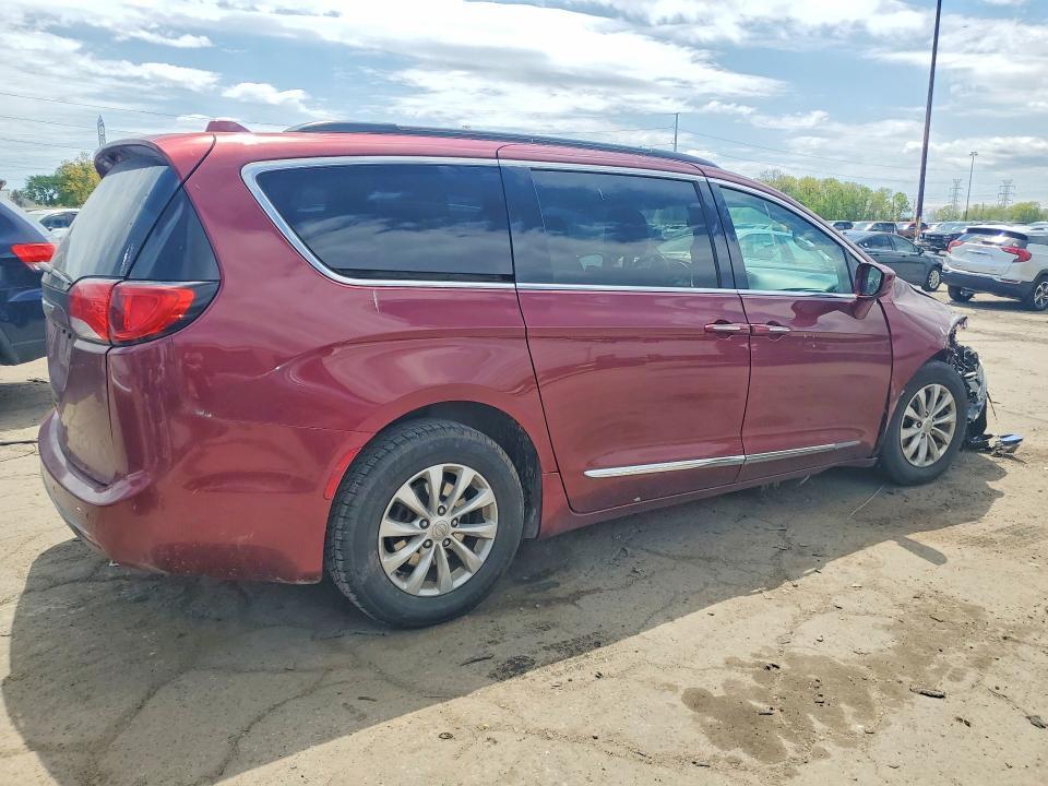 2017 CHRYSLER PACIFICA TOURING L — Фото 3 из 13