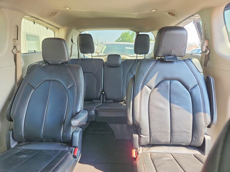 2017 CHRYSLER PACIFICA TOURING L — Фото 10 из 13