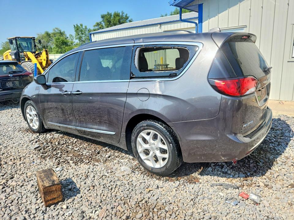 2017 CHRYSLER PACIFICA TOURING L — Фото 2 из 13