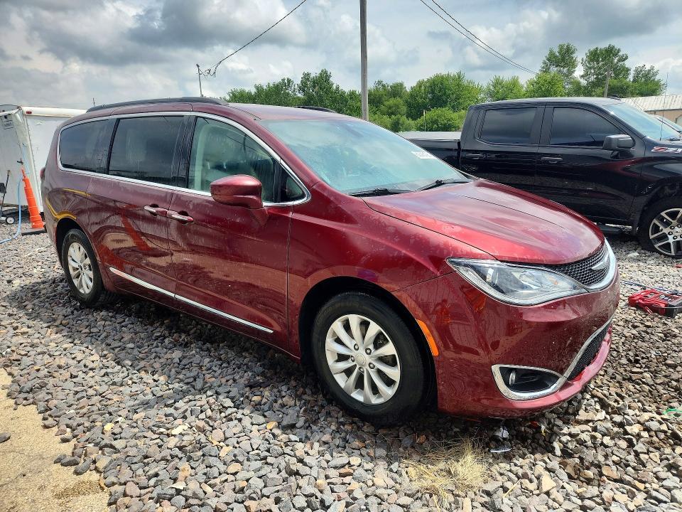 2017 CHRYSLER PACIFICA TOURING L — Фото 4 из 13