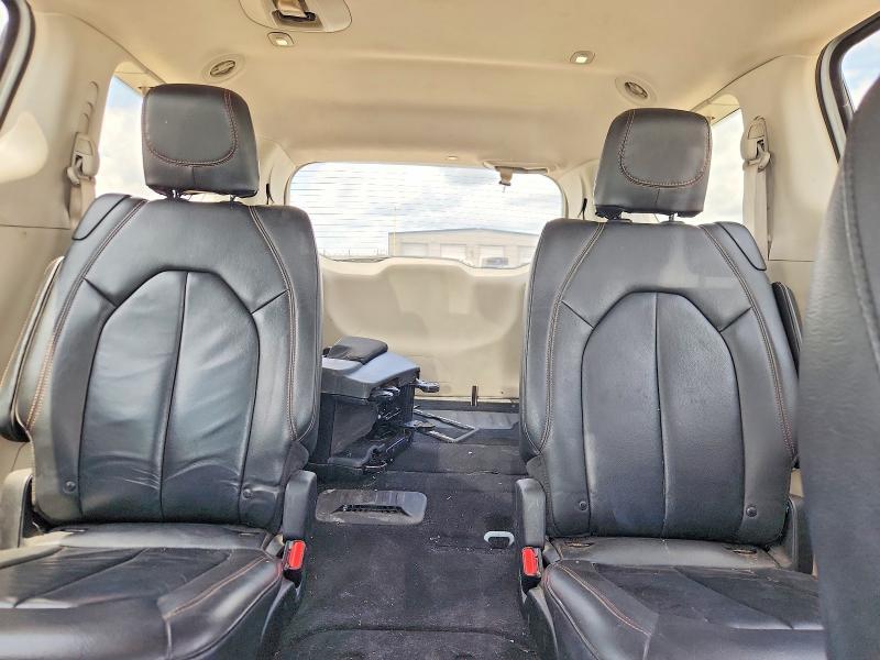 2017 CHRYSLER PACIFICA TOURING L — Фото 10 из 13