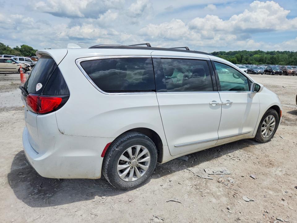 2017 CHRYSLER PACIFICA TOURING L — Фото 3 из 13