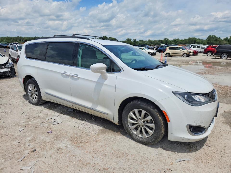 2017 CHRYSLER PACIFICA TOURING L — Фото 4 из 13