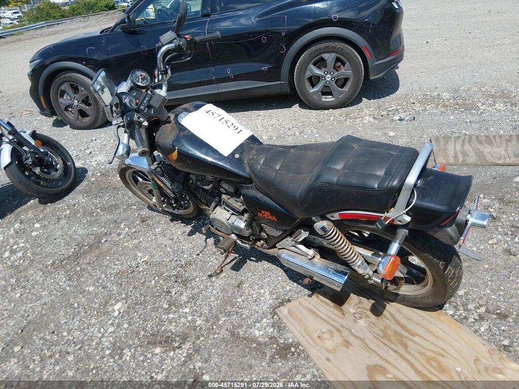 JH2PC1307EM009180 1984 HONDA VF500 photo no. 3