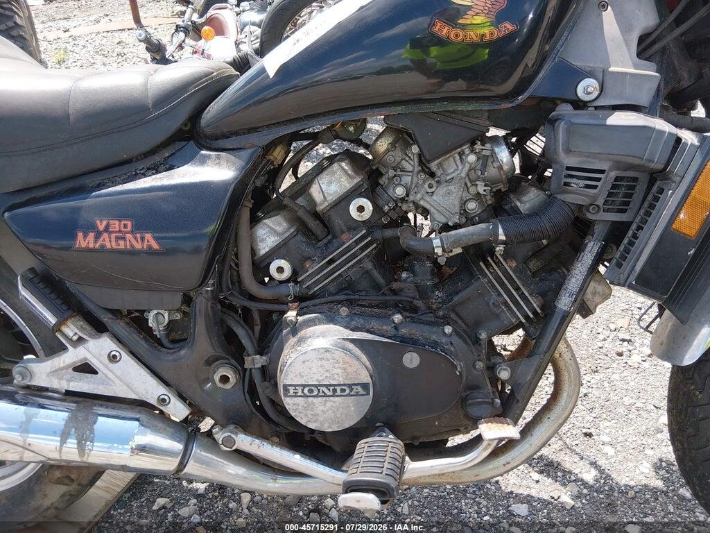 JH2PC1307EM009180 1984 HONDA VF500 photo no. 8