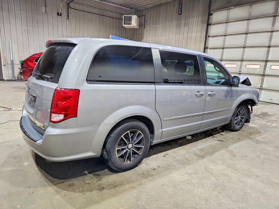 2017 DODGE GRAND CARAVAN SXT — Фото 3 из 14