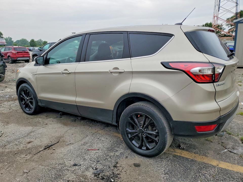 2017 FORD ESCAPE SE — Фото 2 из 13