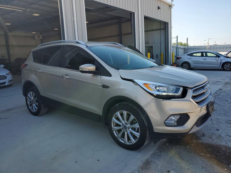 1FMCU0J95HUE72242 2017 FORD ESCAPE photo no. 4