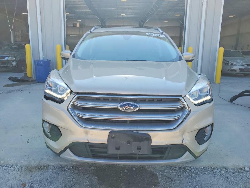 1FMCU0J95HUE72242 2017 FORD ESCAPE photo no. 5