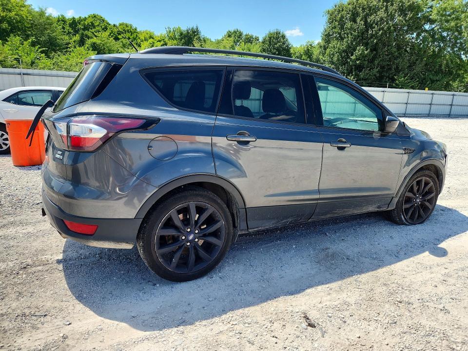 2017 FORD ESCAPE SE — Фото 3 из 13