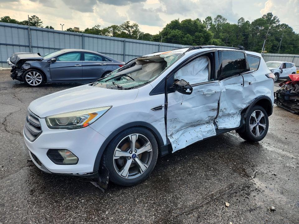 1FMCU0GD0HUB26479 2017 FORD ESCAPE photo no. 1
