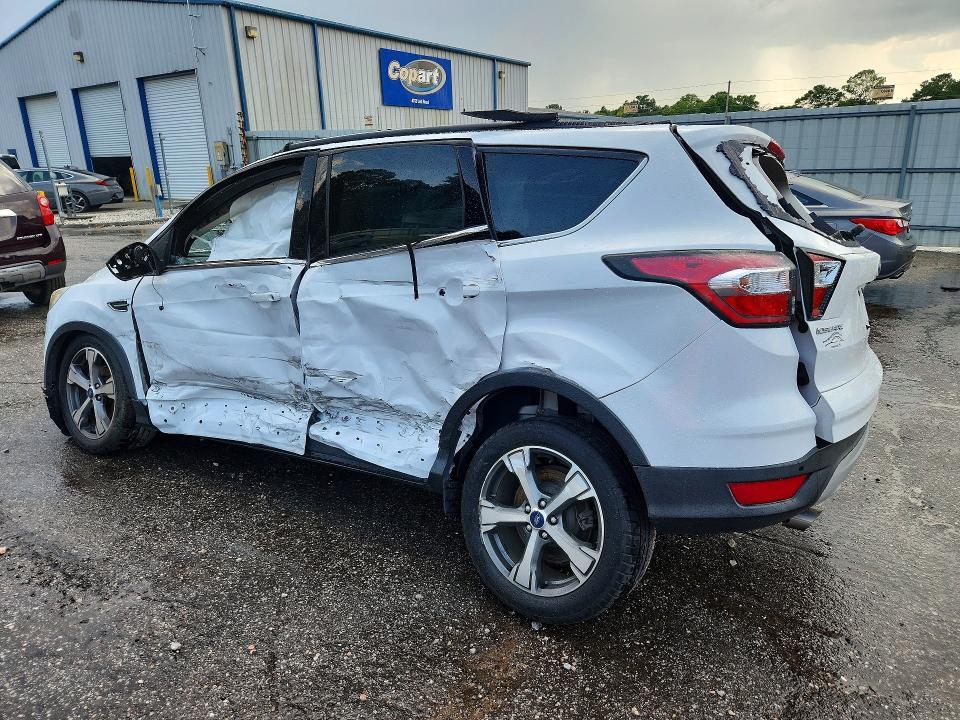 1FMCU0GD0HUB26479 2017 FORD ESCAPE photo no. 2