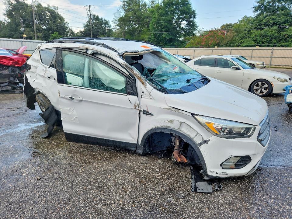 1FMCU0GD0HUB26479 2017 FORD ESCAPE photo no. 4