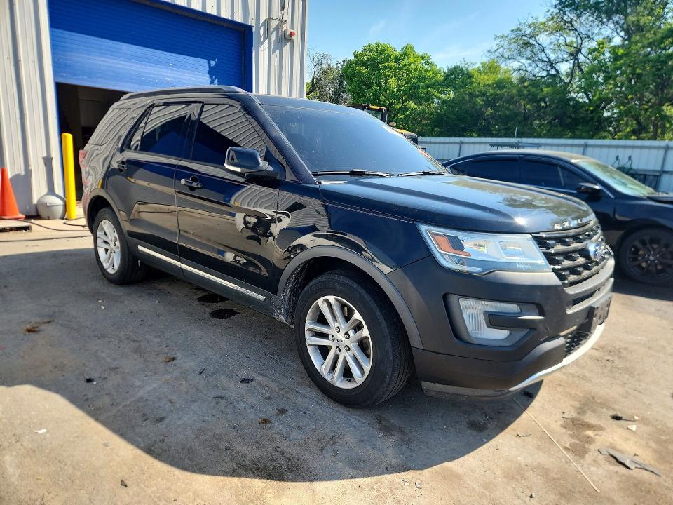 2017 FORD EXPLORER XLT — Фото 4 из 13