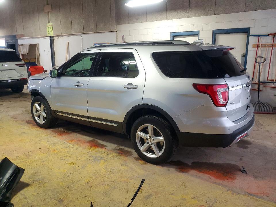 2017 FORD EXPLORER XLT — Фото 2 из 14