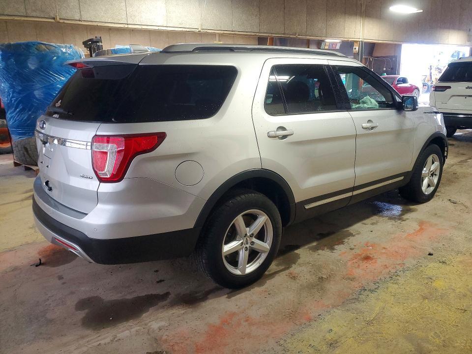 2017 FORD EXPLORER XLT — Фото 3 из 14