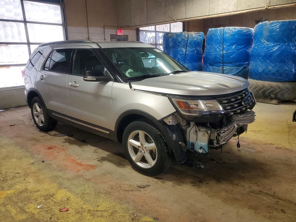 2017 FORD EXPLORER XLT — Фото 4 из 14