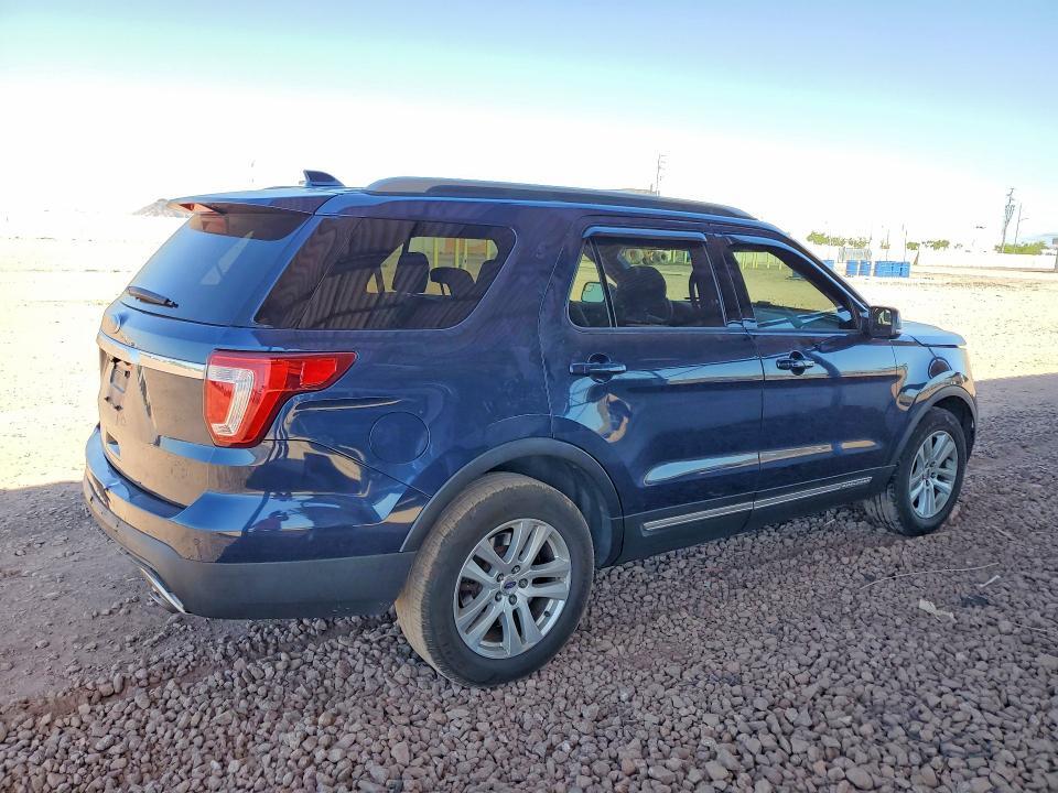 1FM5K7D86HGC75833 2017 FORD EXPLORER photo no. 3