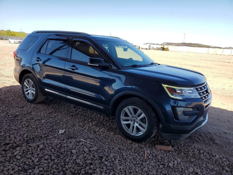 1FM5K7D86HGC75833 2017 FORD EXPLORER photo no. 4