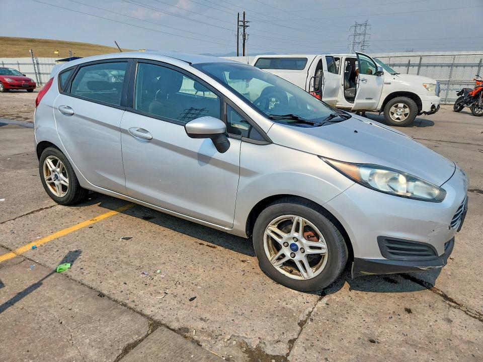 3FADP4EJ2HM146467 2017 FORD FIESTA photo no. 4