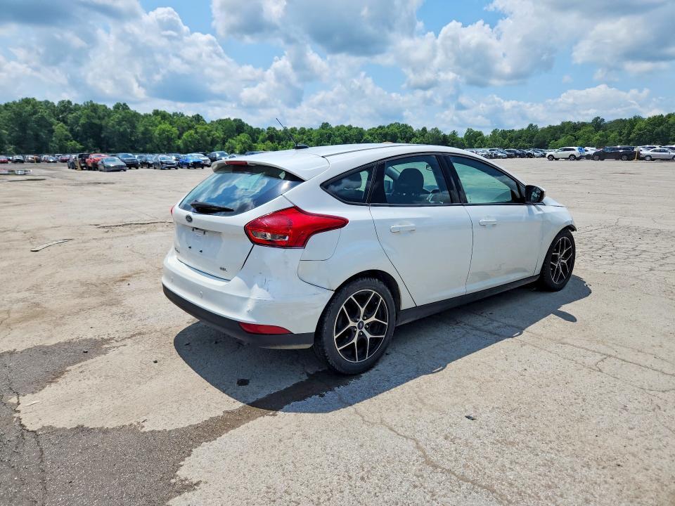 1FADP3M27HL313007 2017 FORD FOCUS photo no. 3