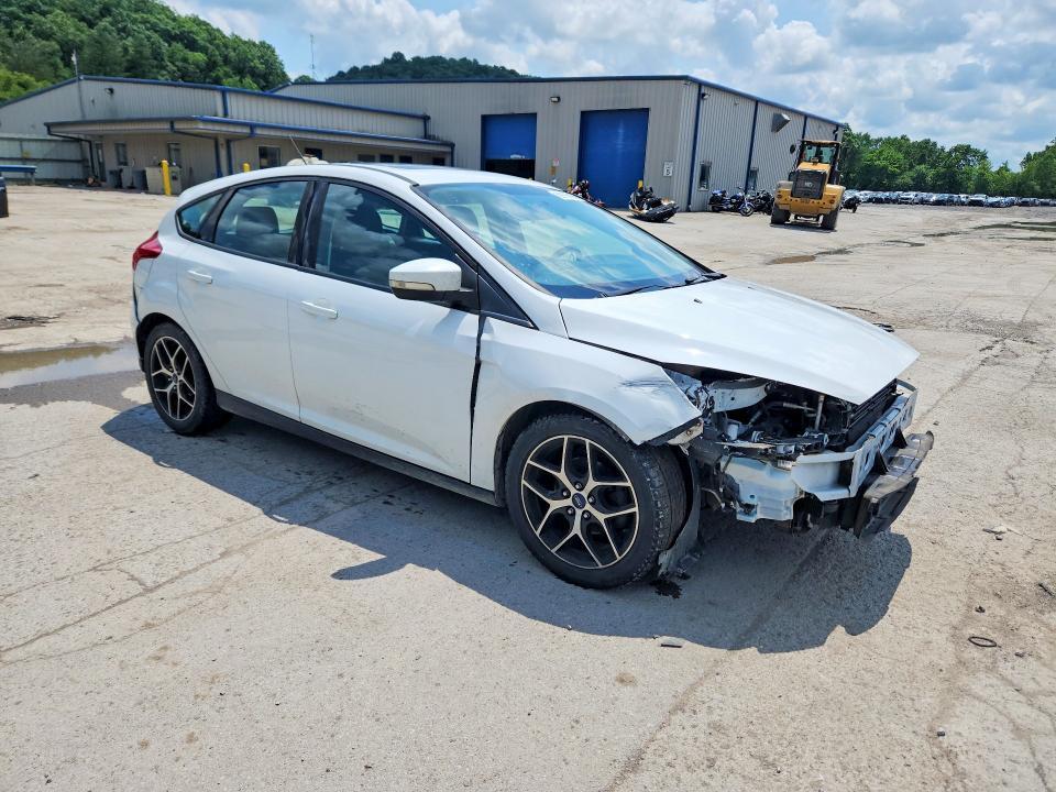 1FADP3M27HL313007 2017 FORD FOCUS photo no. 4