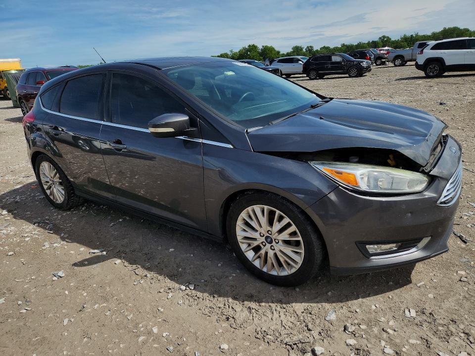 1FADP3N23HL279095 2017 FORD FOCUS photo no. 4