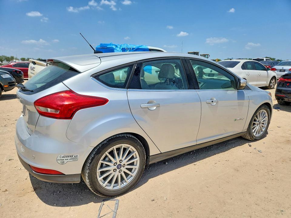 1FADP3R47HL343571 2017 FORD FOCUS photo no. 3