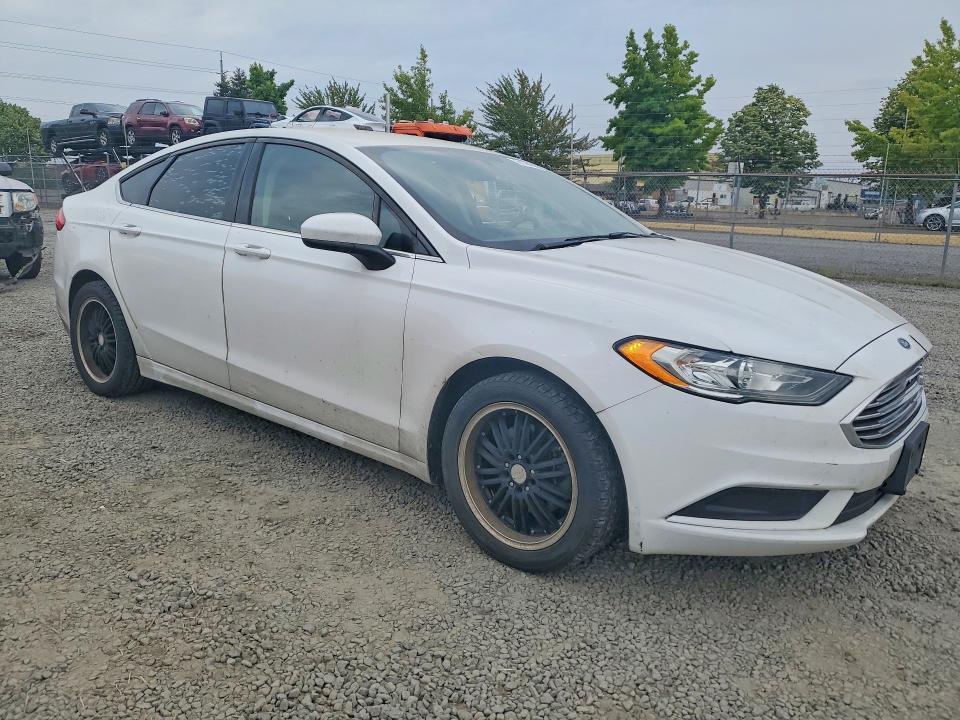 2017 FORD FUSION SE — Фото 4 из 12