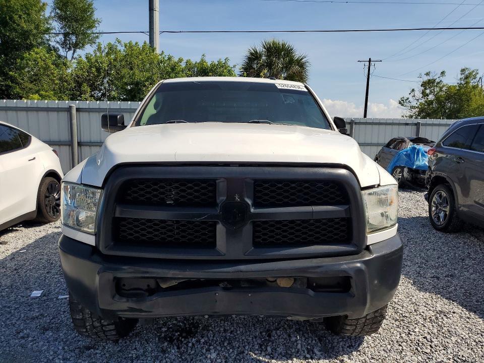 2018 RAM 2500 ST — Фото 5 из 12