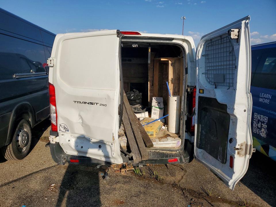 2017 FORD TRANSIT T-250 — Фото 6 из 14