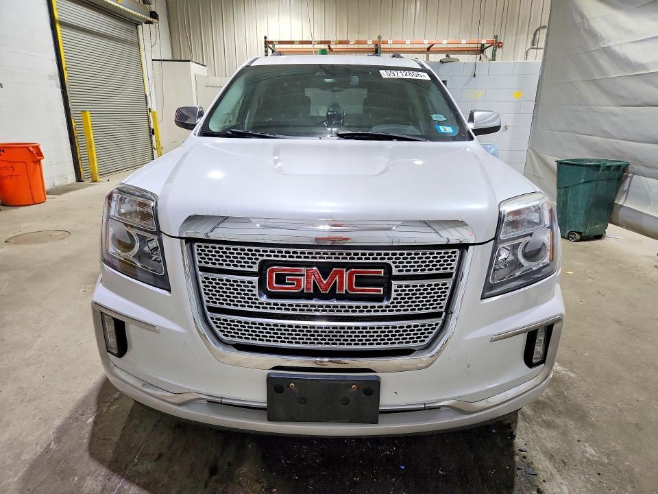 2017 GMC TERRAIN DENALI — Фото 5 из 13