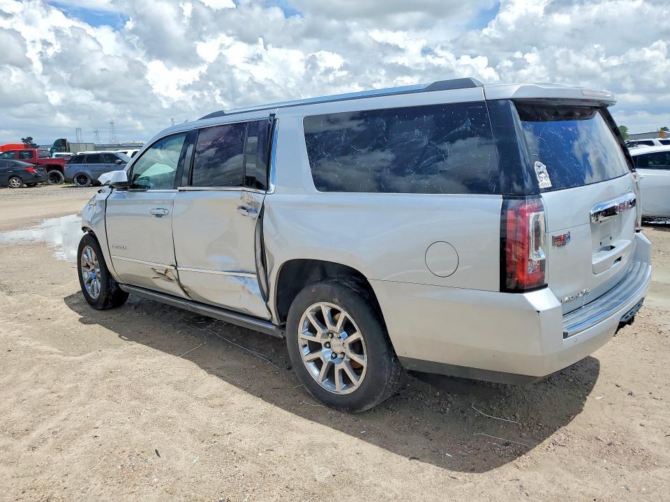 1GKS1HKJ6HR196645 2017 GMC YUKON XL photo no. 2