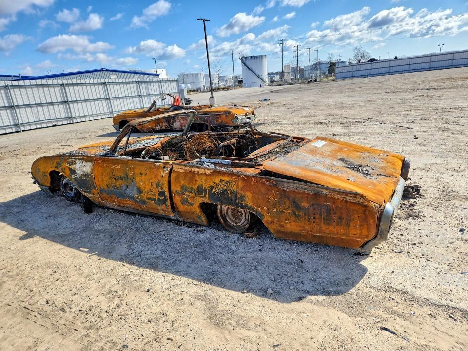 1Y73Z145531 1961 FORD THUNDERBIRD photo no. 2