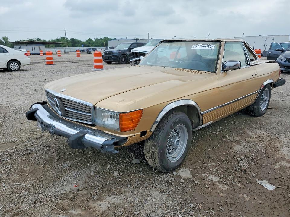 1982 MERCEDES-BENZ 380 WDBBA45A1CB013040