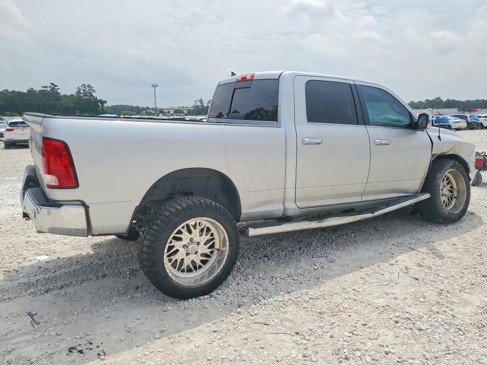 2018 RAM 1500 SLT — Фото 3 из 12