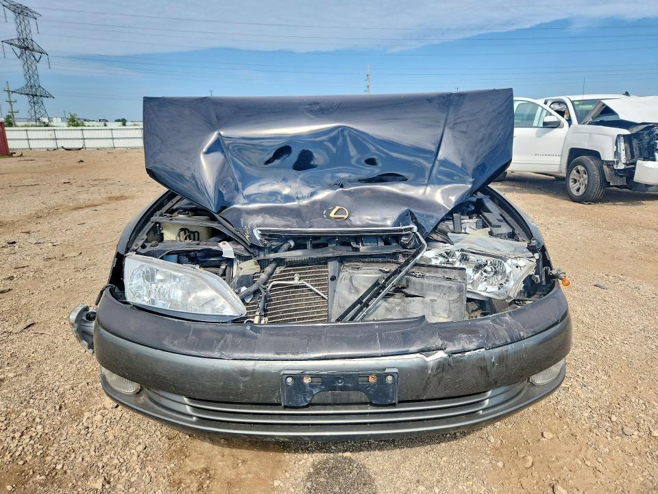 JT8BF22G3V0056582 1997 LEXUS ES photo no. 5