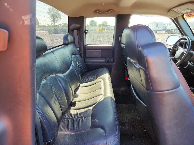 1999 CHEVROLET SILVERADO C1500 — Фото 10 из 12